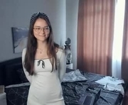 nonameflower is a 18 year old female webcam sex model.