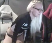 fackingphanny is a  year old couple webcam sex model.