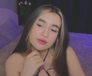 roxychilli is a 21 year old female webcam sex model.