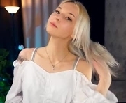 breckbunyard is a 18 year old female webcam sex model.