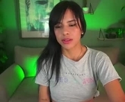 leafox_ is a 19 year old female webcam sex model.