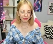 inferno_mia is a 18 year old female webcam sex model.