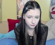 nessadarkk is a 18 year old female webcam sex model.