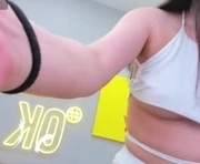 joyce_fabulous is a 19 year old female webcam sex model.
