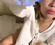 honeym001 is a  year old female webcam sex model.