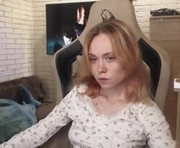 lucy_mirror is a 19 year old female webcam sex model.