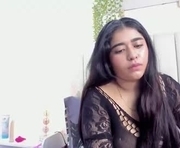 sophiia_77 is a  year old female webcam sex model.