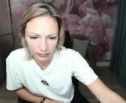 alinamoor is a 30 year old female webcam sex model.