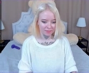 harley_moor is a 20 year old female webcam sex model.