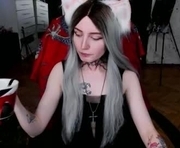 on_yxxx is a 21 year old female webcam sex model.