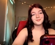 starlight09102 is a 18 year old female webcam sex model.