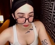 yassiered is a  year old shemale webcam sex model.