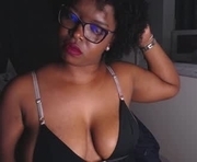 alikasouza is a 25 year old female webcam sex model.