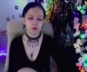 lileyfoxxx is a 18 year old female webcam sex model.