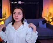 kellyy_winss is a 20 year old female webcam sex model.