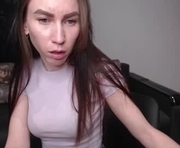 alinaberrys is a 24 year old female webcam sex model.