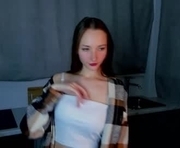 aftonhigbie is a 18 year old female webcam sex model.
