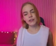 jodiewithgreen is a 18 year old female webcam sex model.
