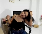 _nicdu is a 25 year old female webcam sex model.
