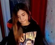 bilat_tinax is a  year old female webcam sex model.