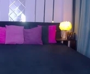 queen_kiss is a 21 year old female webcam sex model.