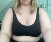 kiki9876668566 is a 22 year old female webcam sex model.