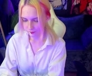 chii_sakuraa is a 18 year old female webcam sex model.