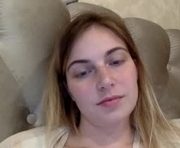 teyni is a  year old female webcam sex model.