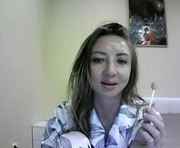 elvinasweet is a 35 year old female webcam sex model.