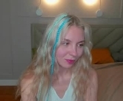 editaellender is a 18 year old female webcam sex model.