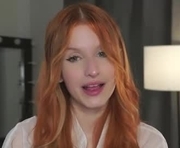 babyfoox is a 18 year old female webcam sex model.
