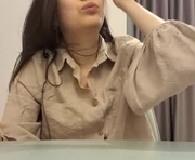 joycelyncliett is a 18 year old female webcam sex model.