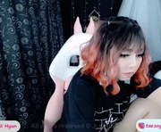 ji_hyun is a 18 year old female webcam sex model.