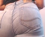 amisi_ari is a  year old female webcam sex model.