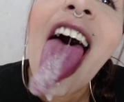 nicollewayne10 is a 24 year old female webcam sex model.