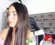 zoe_kravitz1 is a  year old female webcam sex model.