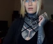 shery_369 is a 19 year old female webcam sex model.
