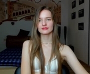 nadyamoons is a 18 year old female webcam sex model.