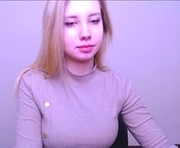 alicemias_ is a 19 year old female webcam sex model.
