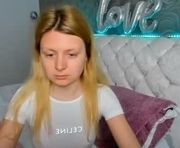 effyangel is a 18 year old female webcam sex model.