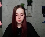 sarahillton_ is a 19 year old female webcam sex model.