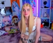 alicehells is a 18 year old shemale webcam sex model.