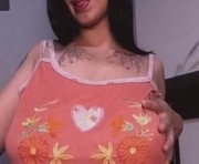 oohjuanitaa is a 25 year old female webcam sex model.