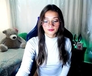 nina_erotik is a 18 year old female webcam sex model.