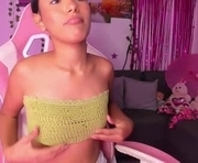 bella_browm is a 18 year old female webcam sex model.