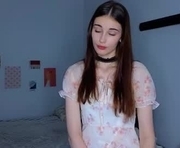 lovepilll is a 18 year old female webcam sex model.