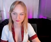 amelia_berns is a 18 year old female webcam sex model.