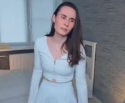 quennaecton is a 18 year old female webcam sex model.