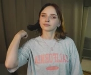 julianafarabee is a 18 year old female webcam sex model.
