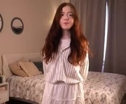 s_size is a 18 year old female webcam sex model.